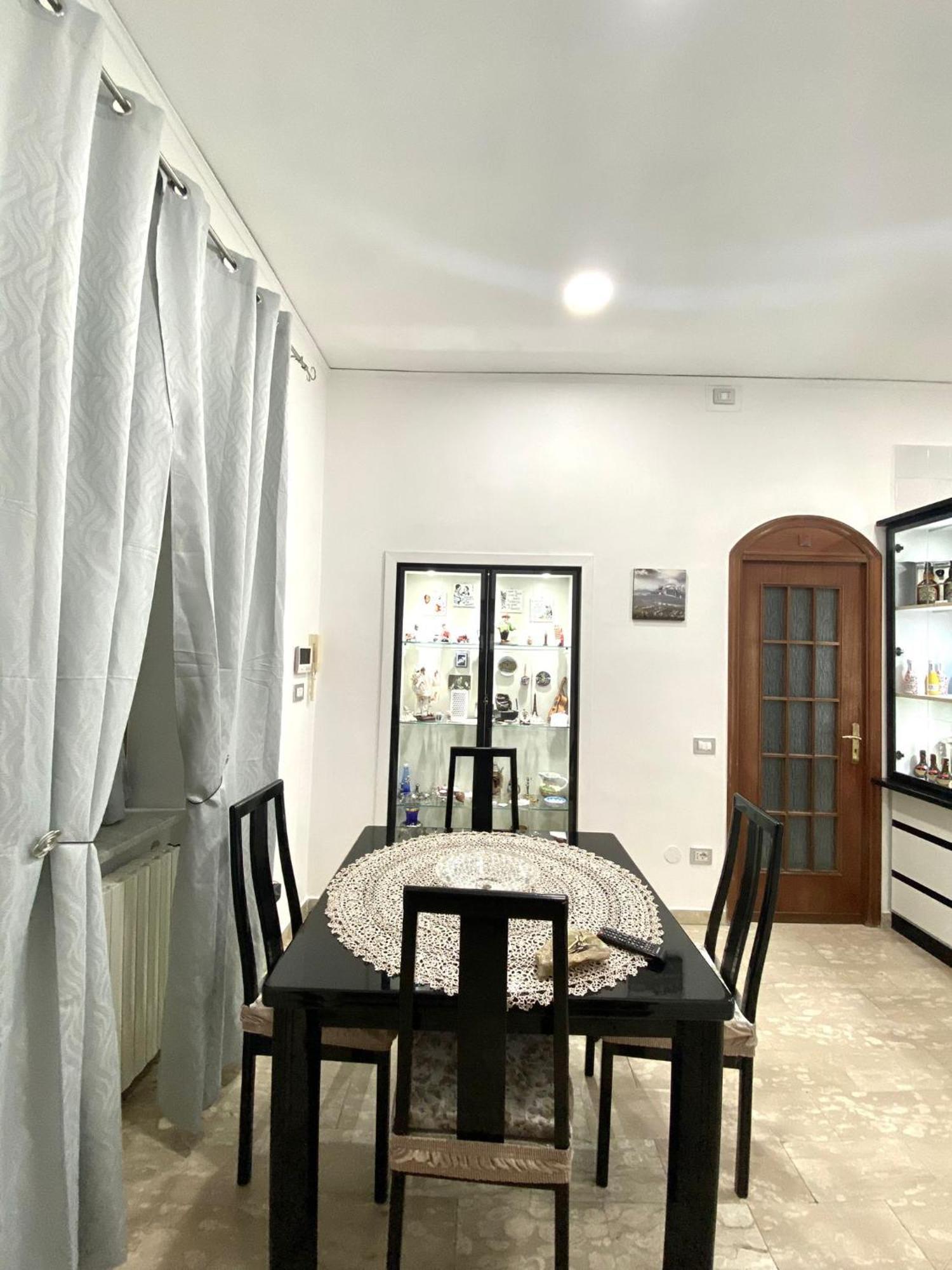 Castellano Apartment Наполи Екстериор снимка
