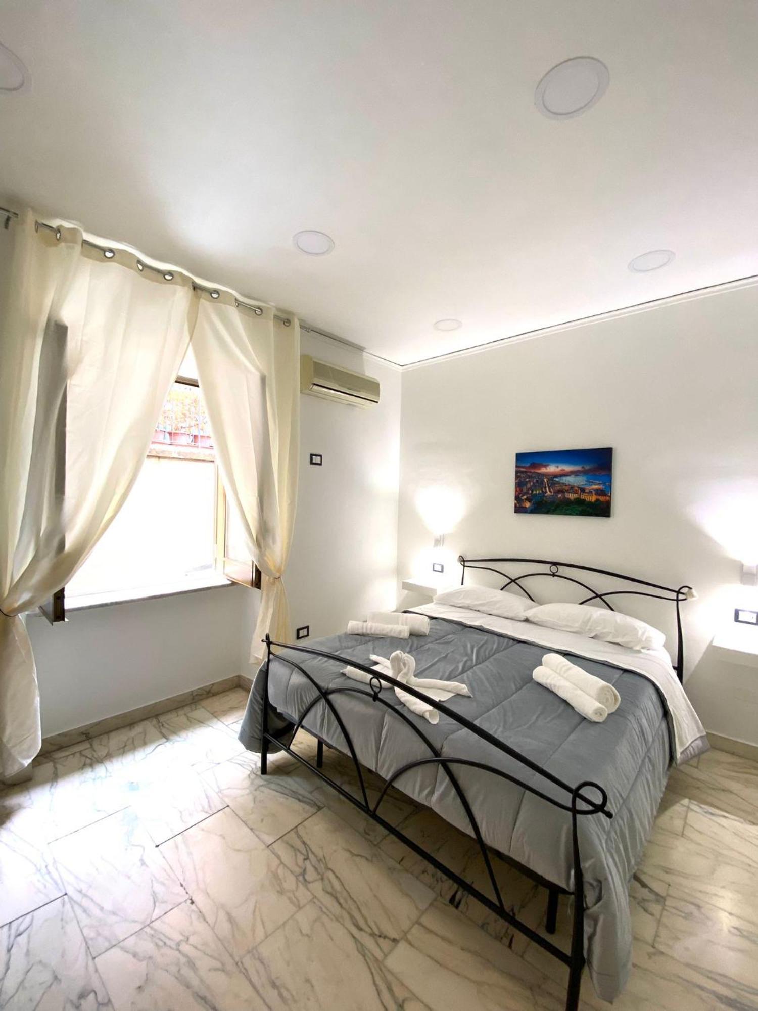 Castellano Apartment Наполи Екстериор снимка
