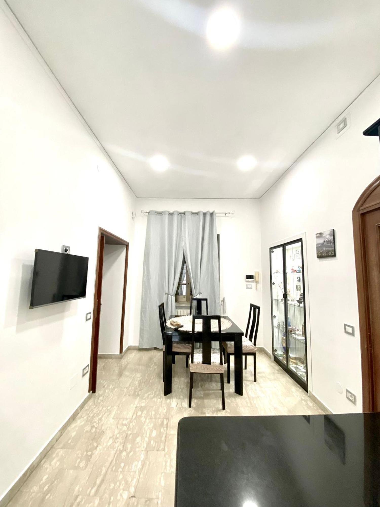 Castellano Apartment Наполи Екстериор снимка