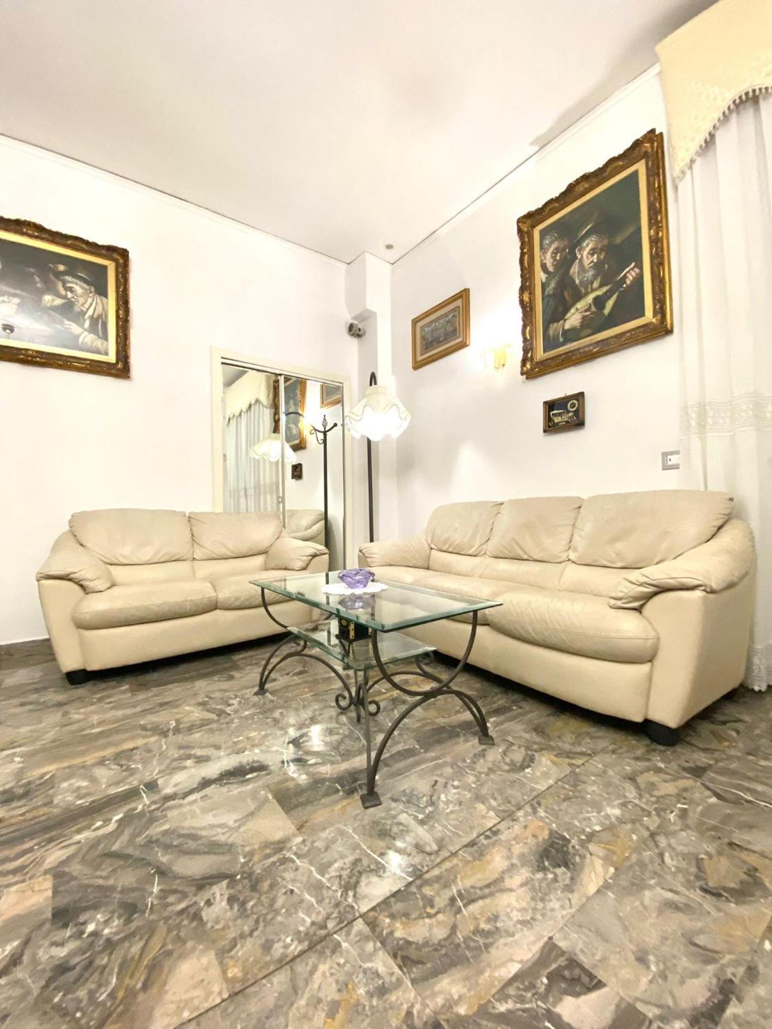 Castellano Apartment Наполи Екстериор снимка