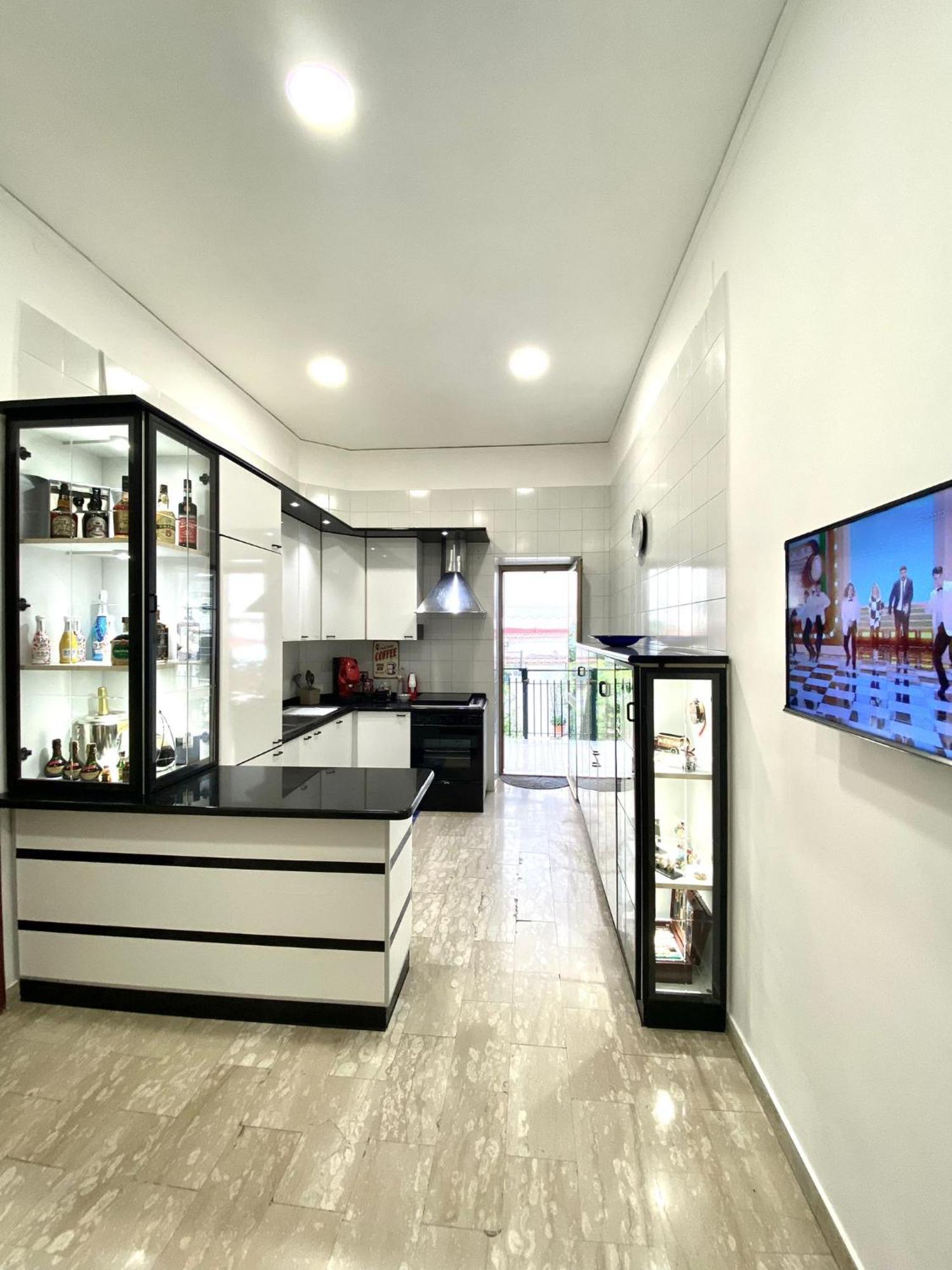 Castellano Apartment Наполи Екстериор снимка