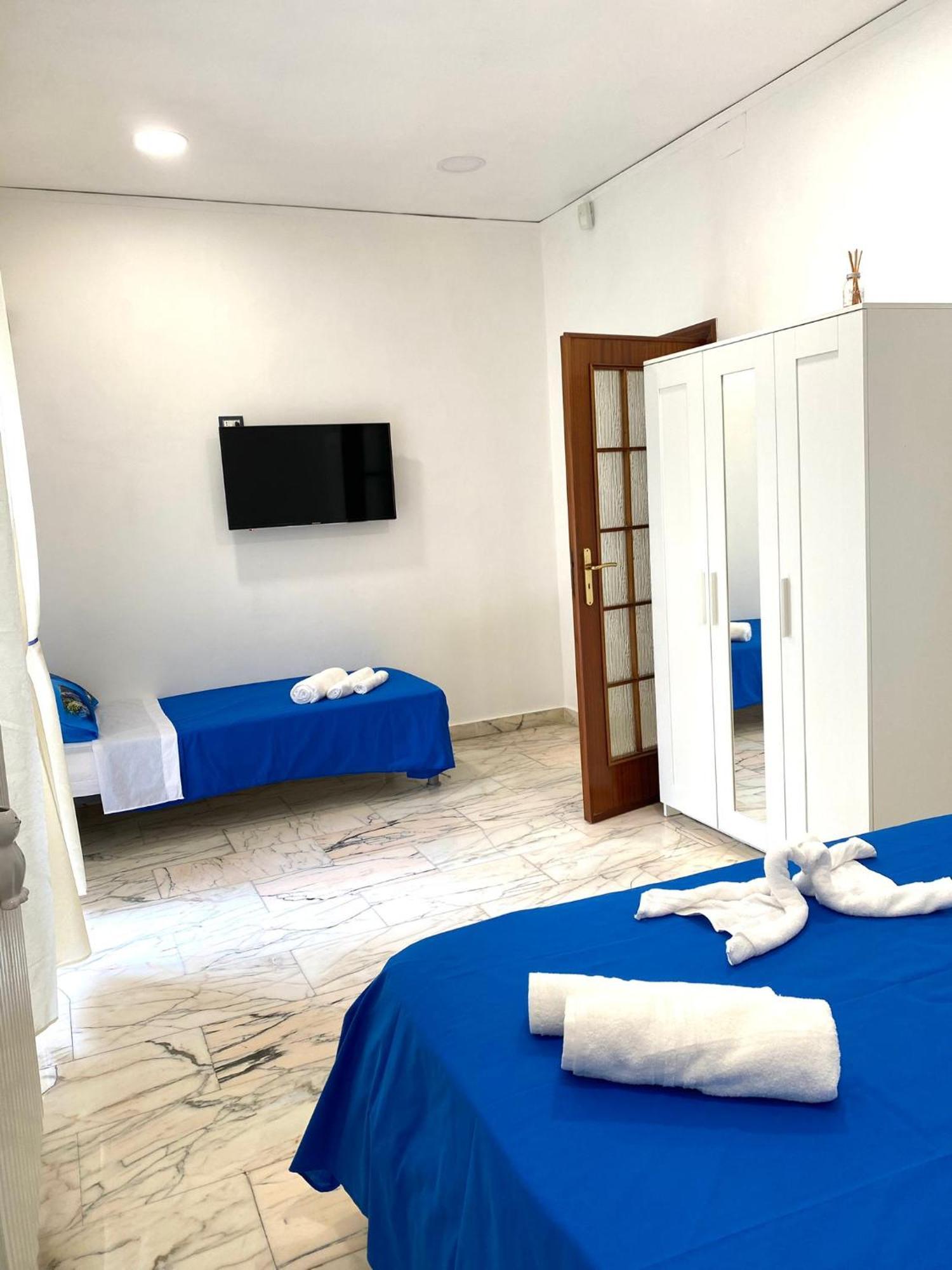 Castellano Apartment Наполи Екстериор снимка