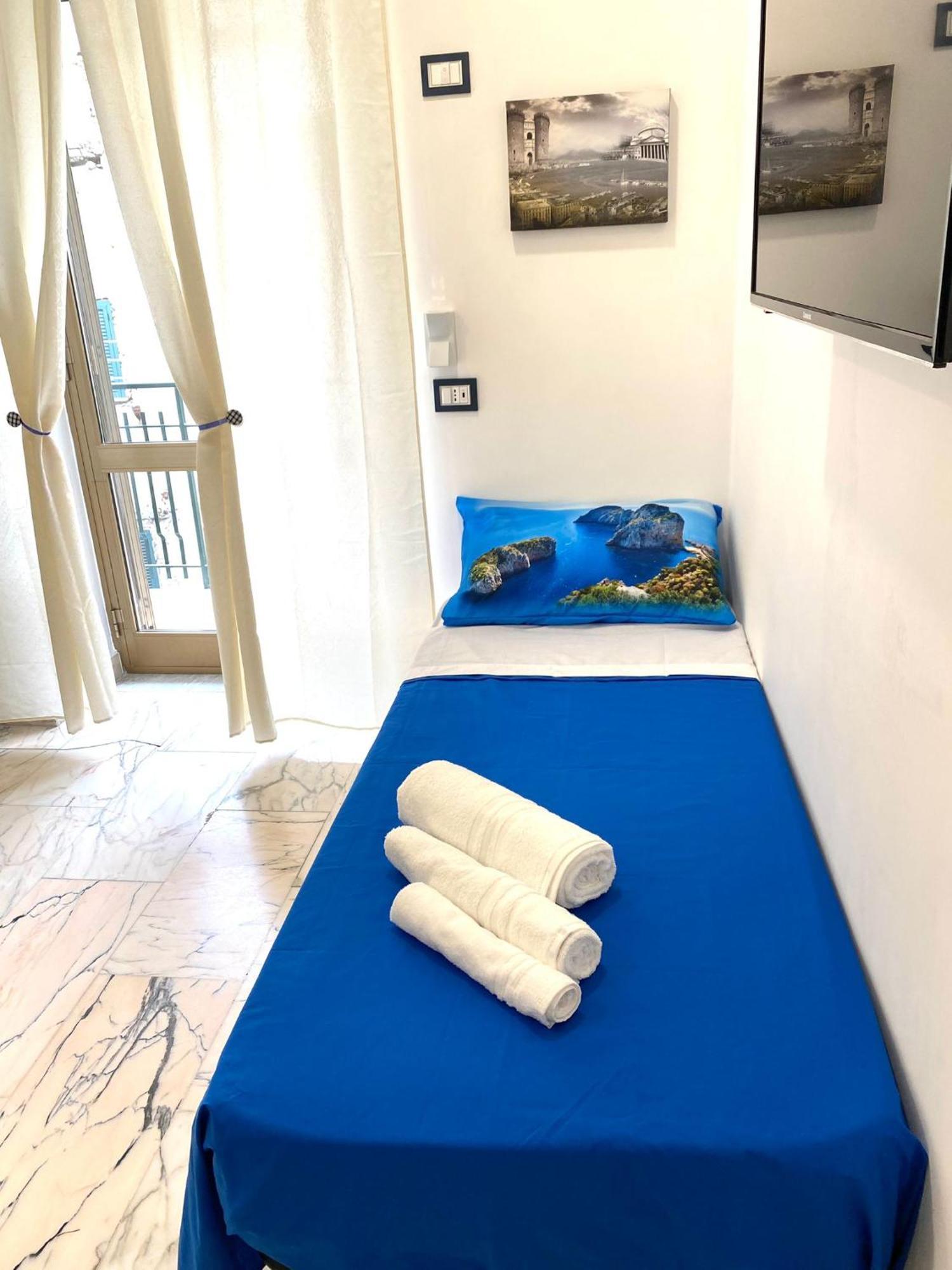 Castellano Apartment Наполи Екстериор снимка