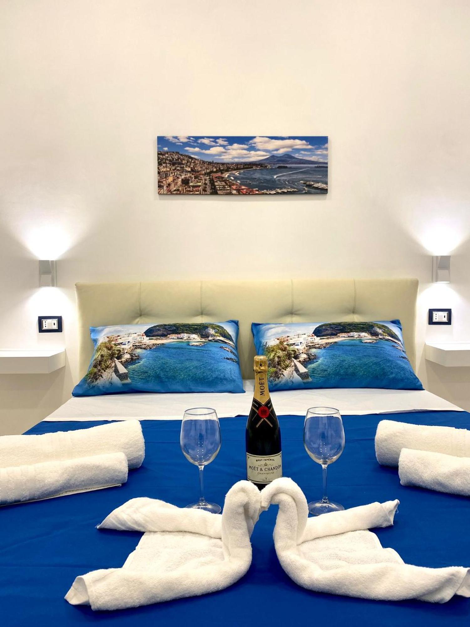Castellano Apartment Наполи Екстериор снимка