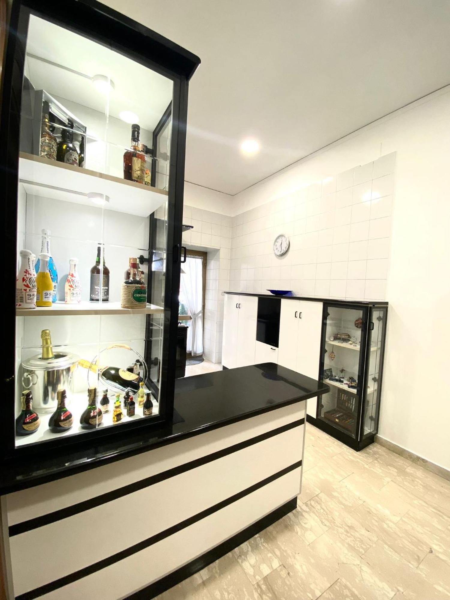 Castellano Apartment Наполи Екстериор снимка