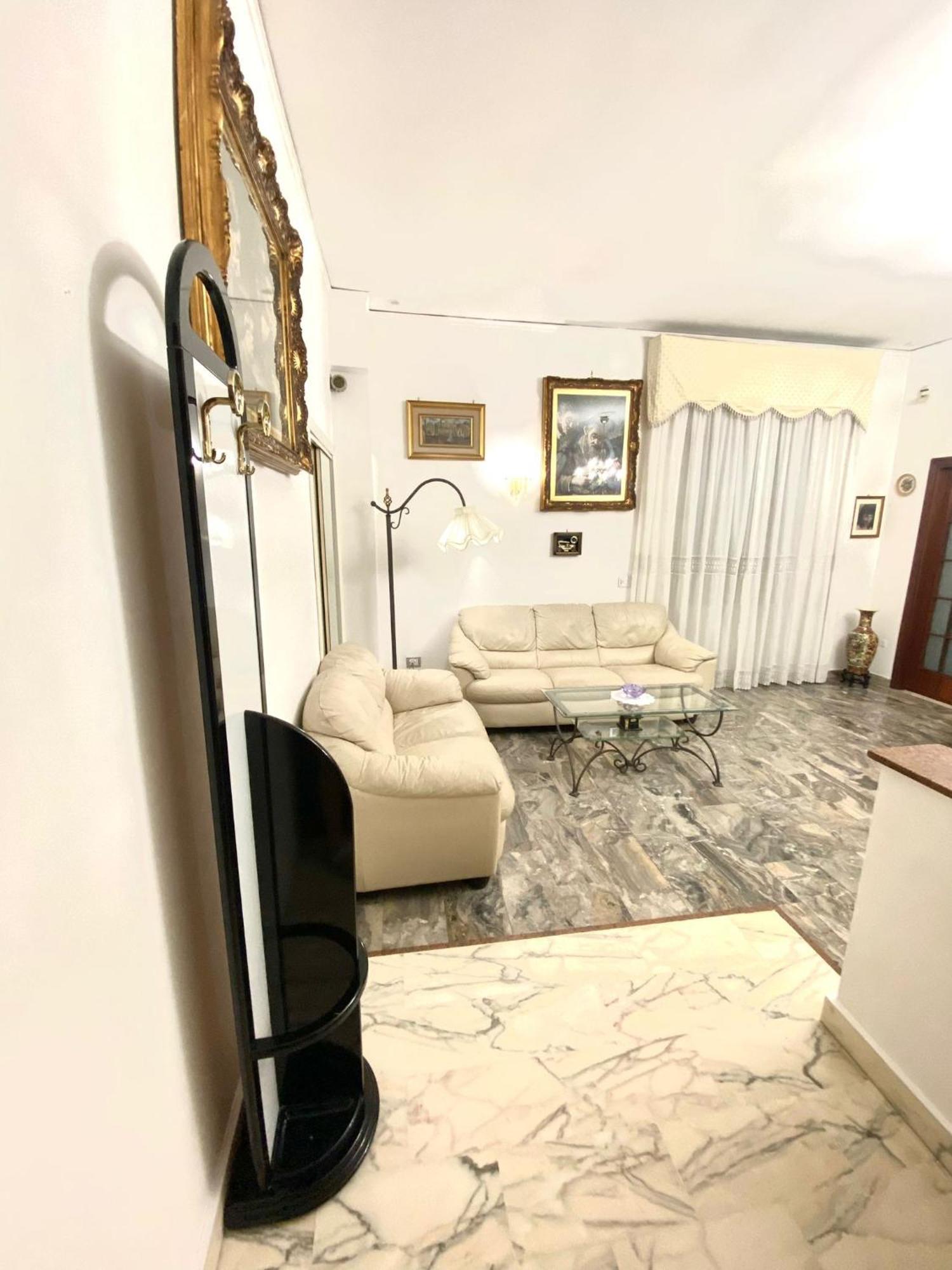 Castellano Apartment Наполи Екстериор снимка