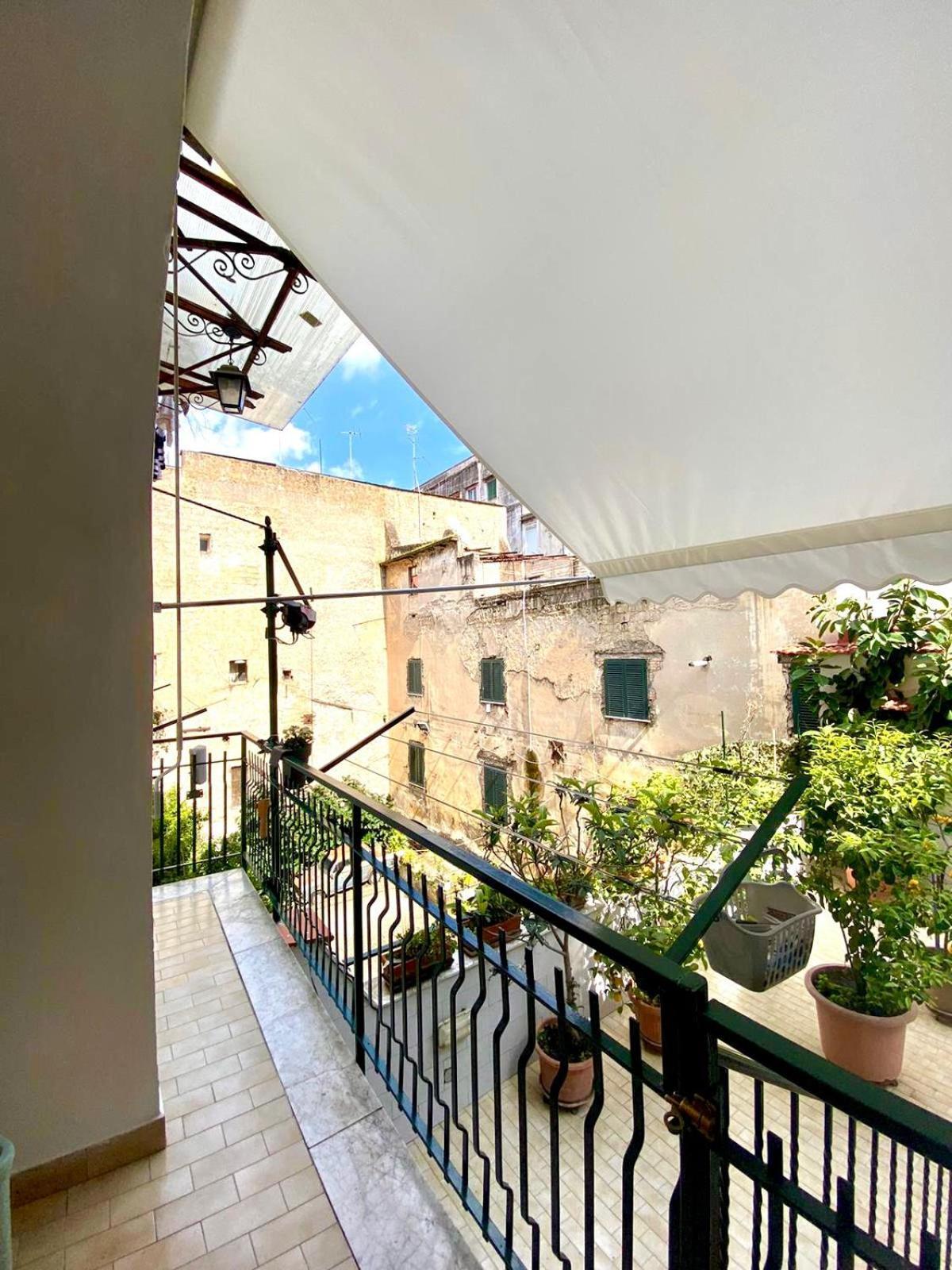 Castellano Apartment Наполи Екстериор снимка