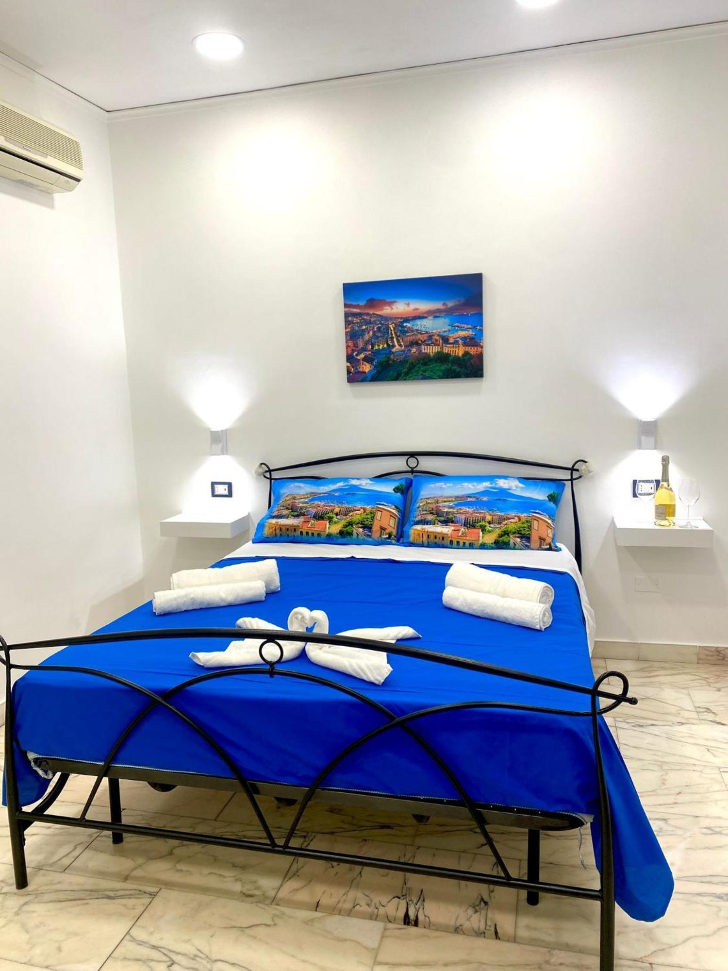 Castellano Apartment Наполи Екстериор снимка