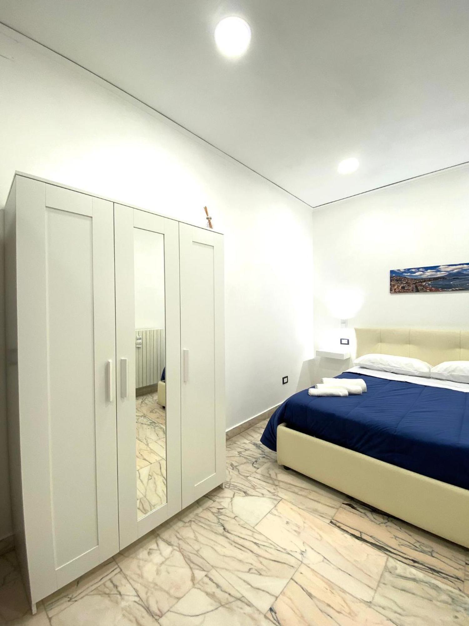 Castellano Apartment Наполи Екстериор снимка