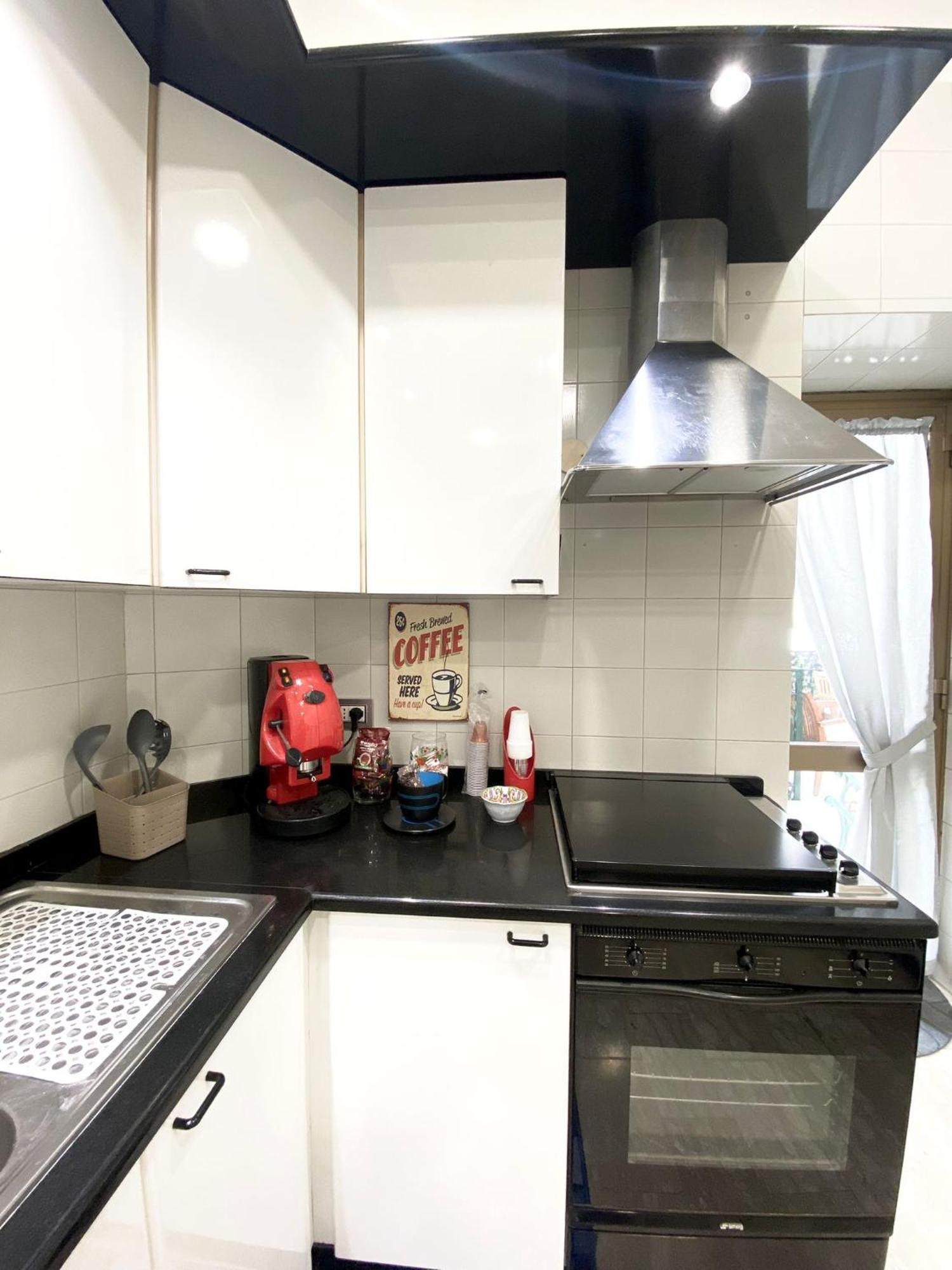 Castellano Apartment Наполи Екстериор снимка