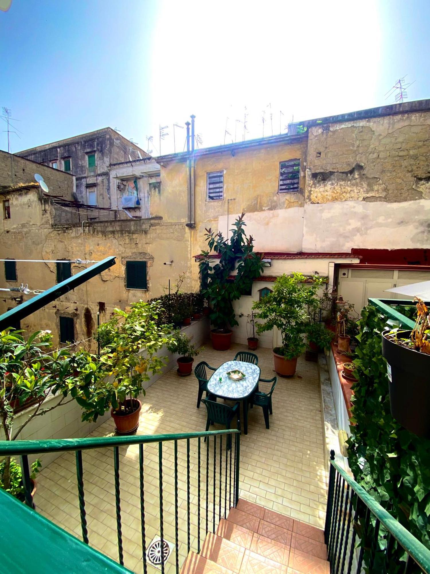 Castellano Apartment Наполи Екстериор снимка