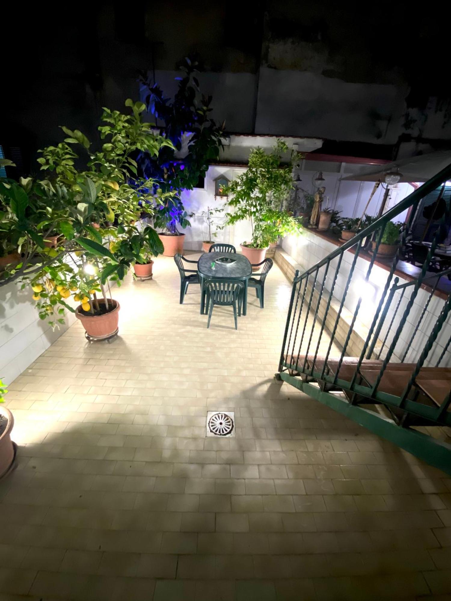 Castellano Apartment Наполи Екстериор снимка