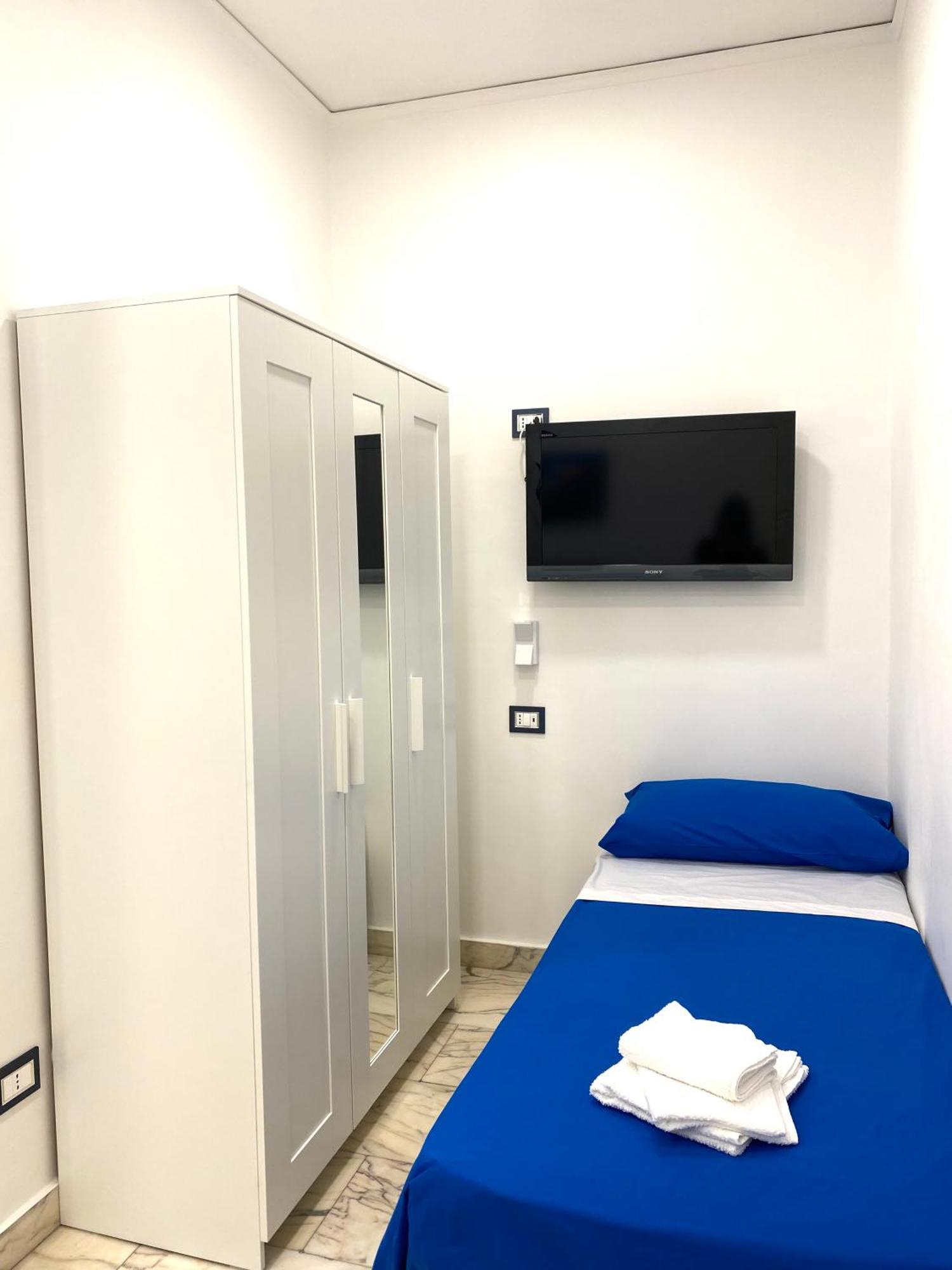 Castellano Apartment Наполи Екстериор снимка