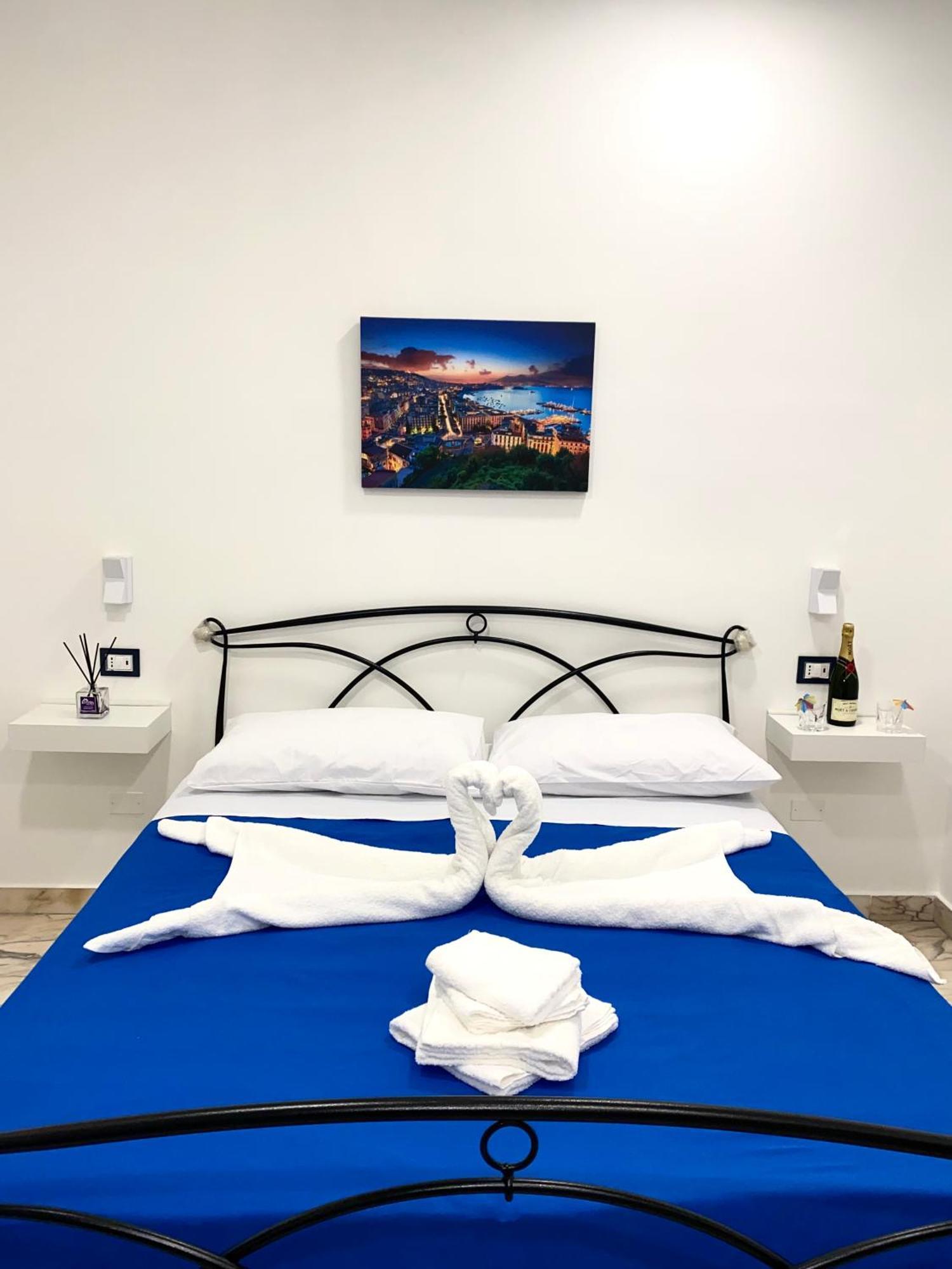 Castellano Apartment Наполи Екстериор снимка