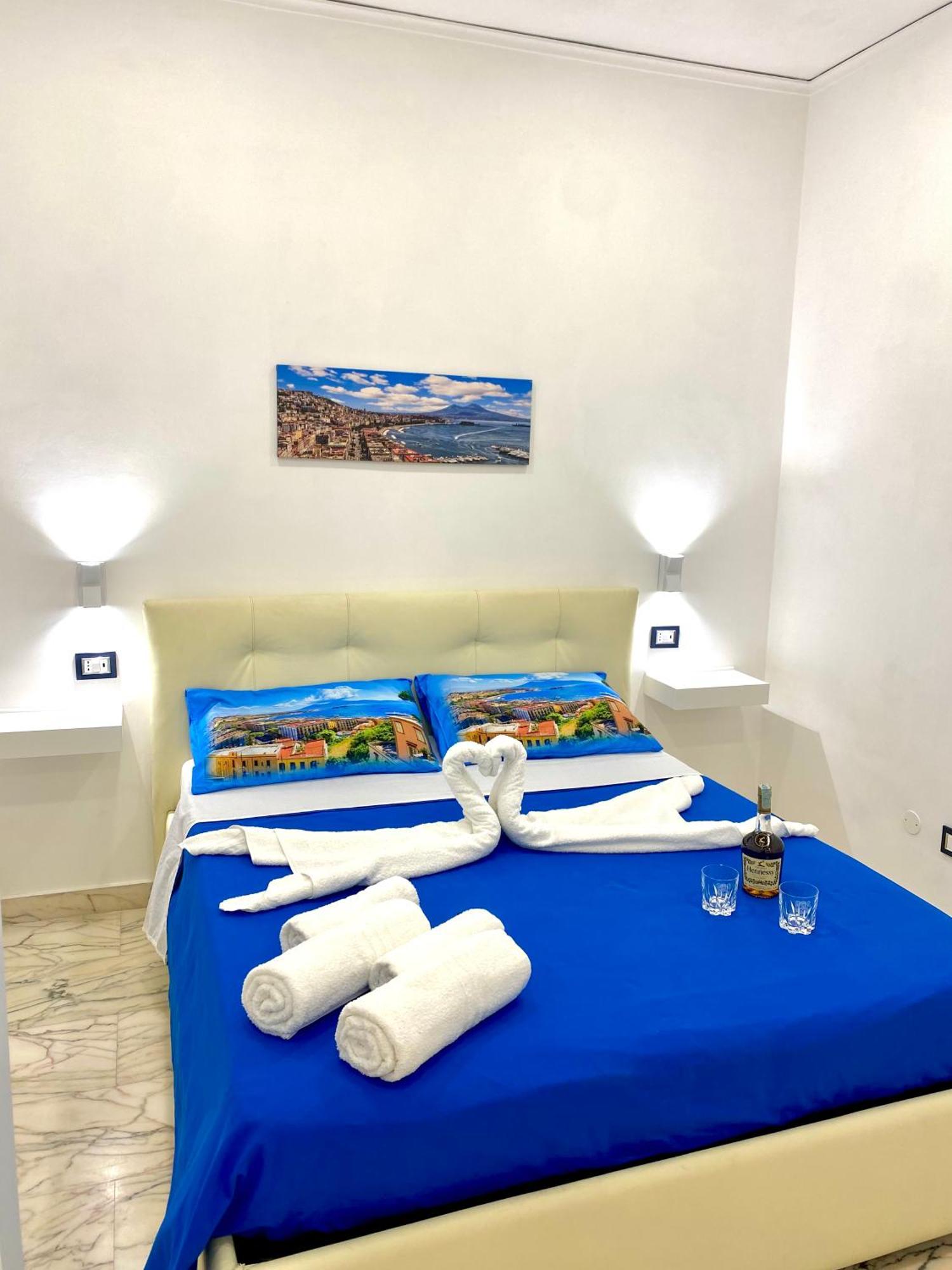 Castellano Apartment Наполи Екстериор снимка