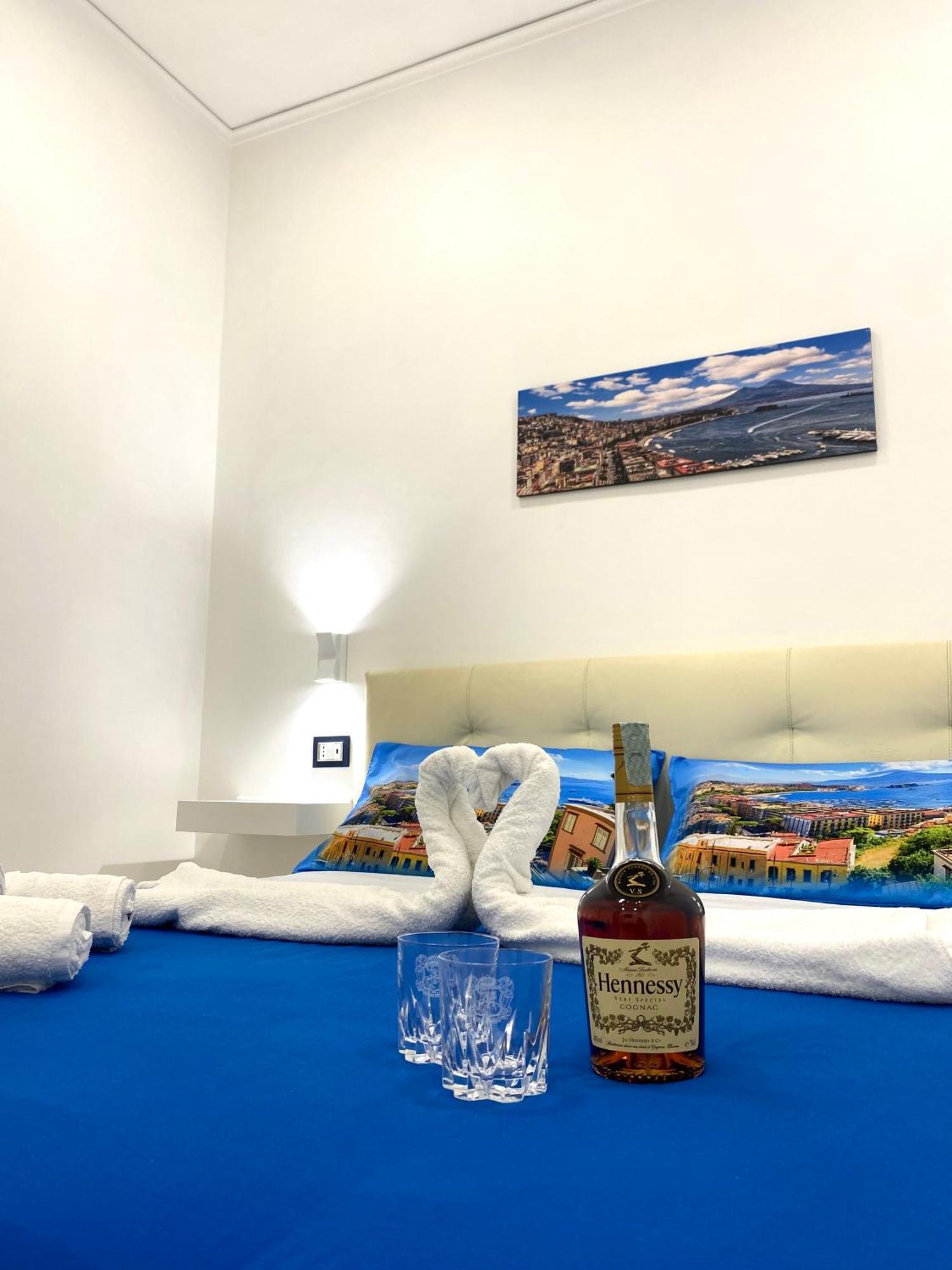 Castellano Apartment Наполи Екстериор снимка