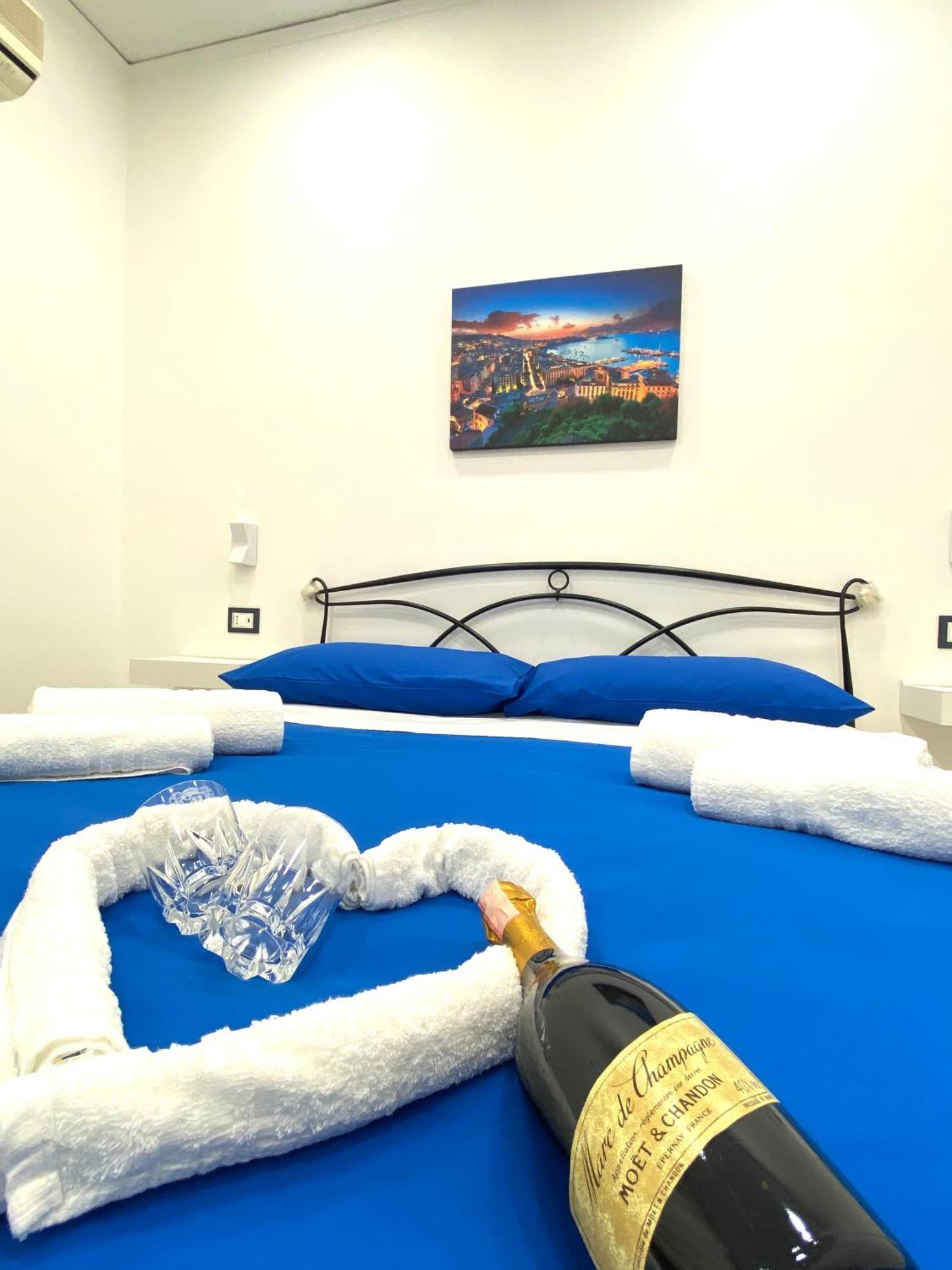Castellano Apartment Наполи Екстериор снимка